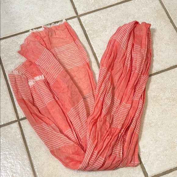 GAP pink and white striped scarf - Picture 1 of 4